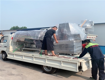 匯品牛肉鹽水注射機(jī)，滾動(dòng)真空包裝機(jī)發(fā)往河南