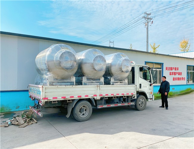 1200L真空滾揉機(jī)3臺發(fā)往河南