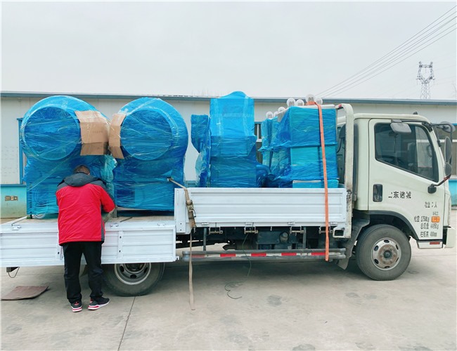 600L真空滾揉機2臺，200L不銹鋼料車9臺，80針鹽水注射機1臺，發(fā)貨河南，感謝支持